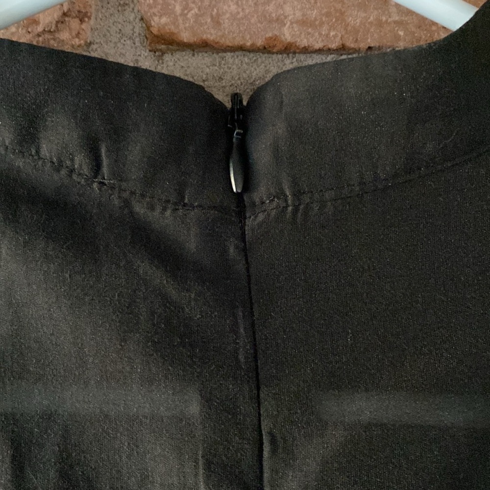 Elegant Black Women's Top with Tank - Picture 8 of 12